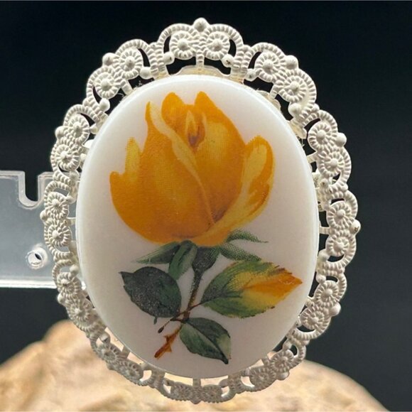 Vintage west Germany porcelain - Brooch Pin 2" Yellow Rose - Picture 2 of 8